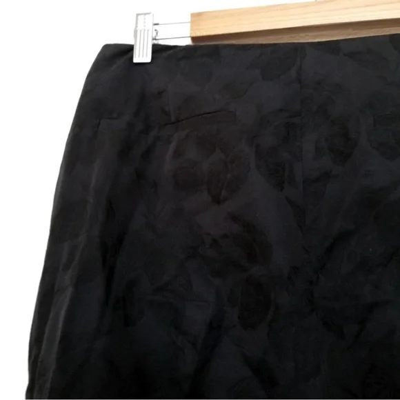 THE ROWViscose Cropped Pants Black Floral 8